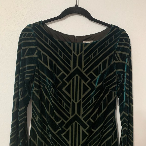 Vince Camuto Emerald Green Burnout Velvet Geometric Dress Sz 6 - Picture 2 of 13